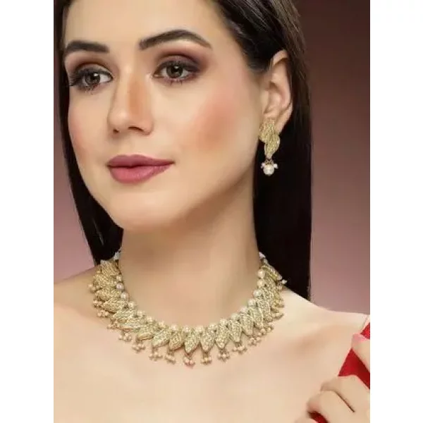 Karatcart Gold Plated Kundan Peal Jewellery Set for Women