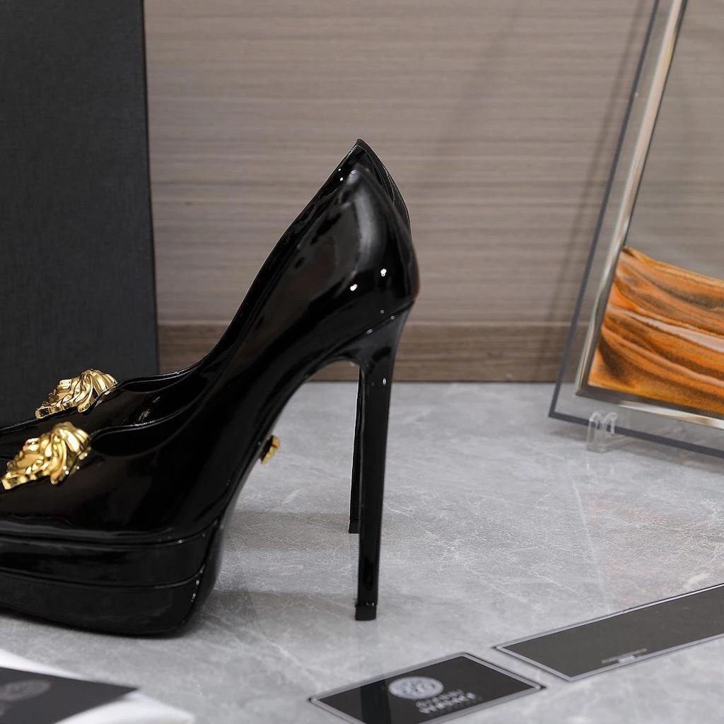 989b4492-48e6-49c9-b896-8c9fdfc37245