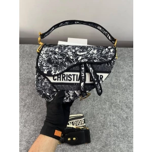 Women’s Christian Dior Black Tiger Embroidery Saddle Bag