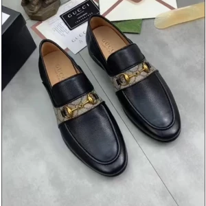 Men’s Gucci Round Toe Moccasins Loafer with Metal Accent