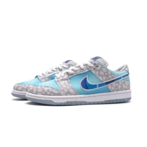 Mens Nike Sb Dunk "Hyper Royal Blue" Sneakers