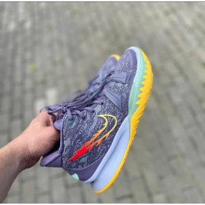 Men's Nike Kyrie 7 EP Daybreak Basketball Shoes