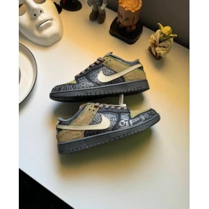 Nike SB Dunk Low Limited Edition Sneakers For Men