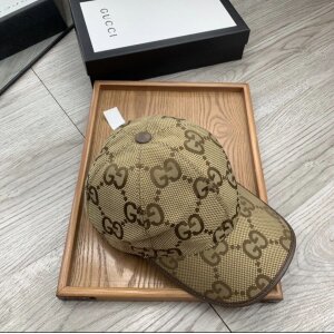 Gucci Jumbo GG Canvas Unisex Baseball Cap